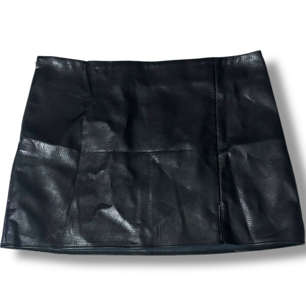 Old Navy NWT Black Faux Leather Mini A-Line Fit and Flare Skirt with Slit - Picture 14 of 16